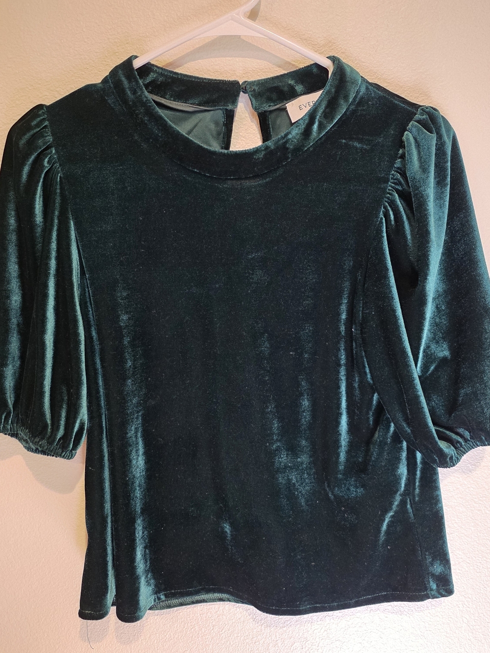 Evereve Emerald Green Velvet Puff-Sleeve Top